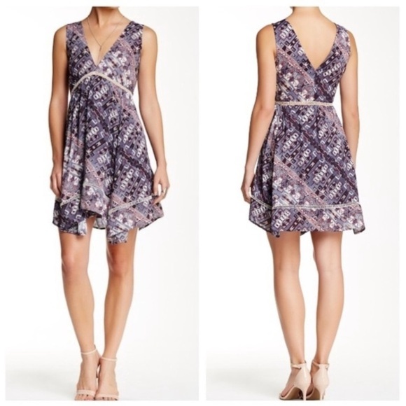 BB Dakota Flirty V Neck Dress - Picture 1 of 14
